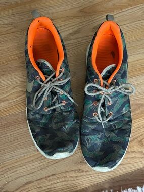 Men’s Nike Camo Sneakers with Bright Orange Lining